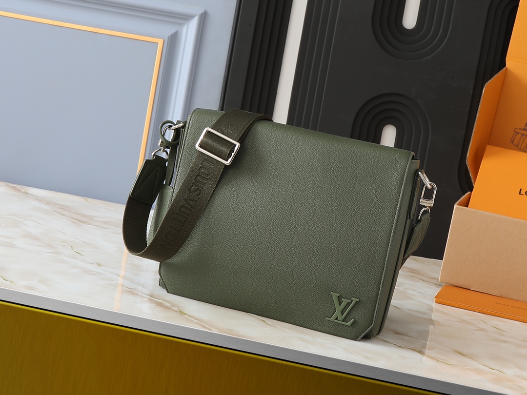 LV Classic Handbag Monogram Canvas Model M21363 Gold Hardware Street Style